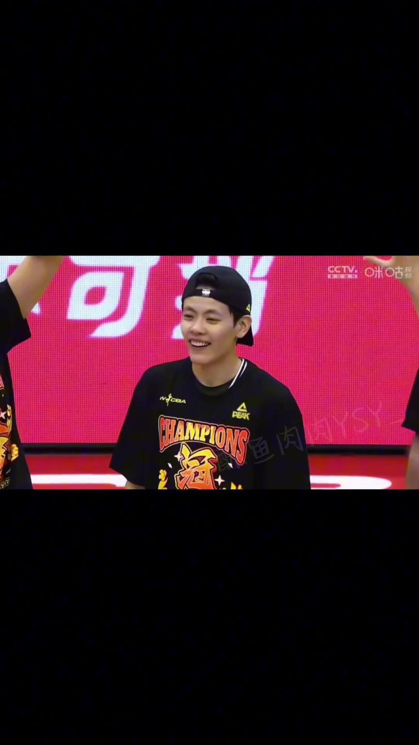 以小搏大以弱勝強 ；從不被看好，到站到最高的領(lǐng)獎臺...