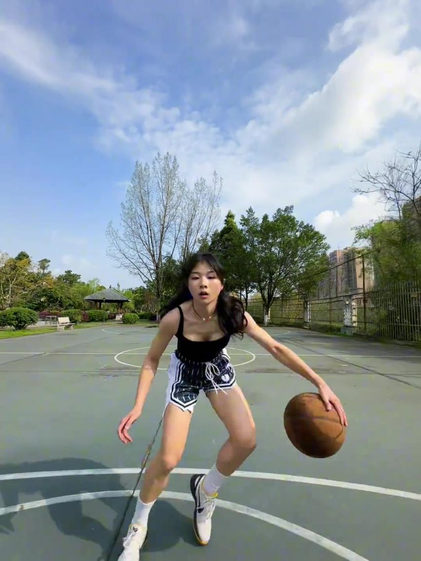 看著有點(diǎn)實(shí)力，敢背打我不？